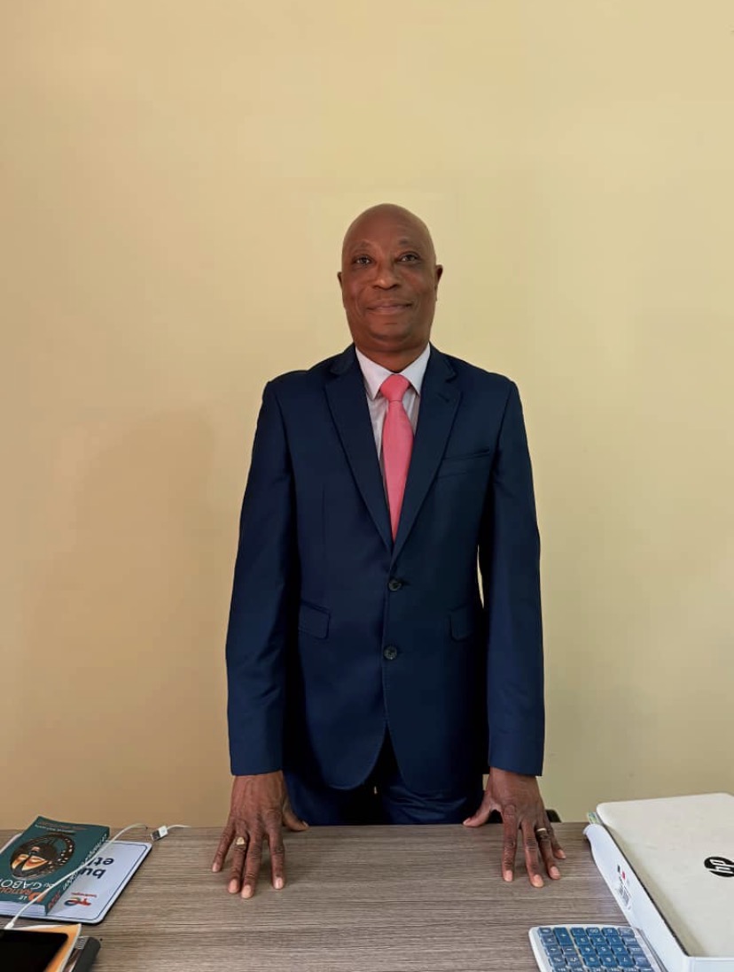 Le fondateur de CASCO Consulting dans les bureaux du cabinet à Libreville, Gabon